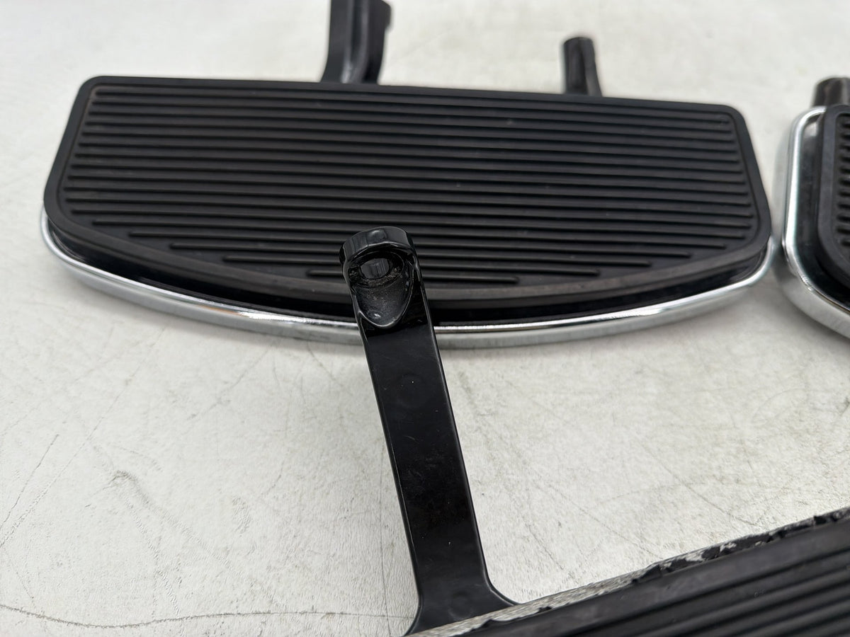 2011 Harley Electra Glide Touring Ultra OEM Left Right Driver & Pass Floorboard Foot Rest