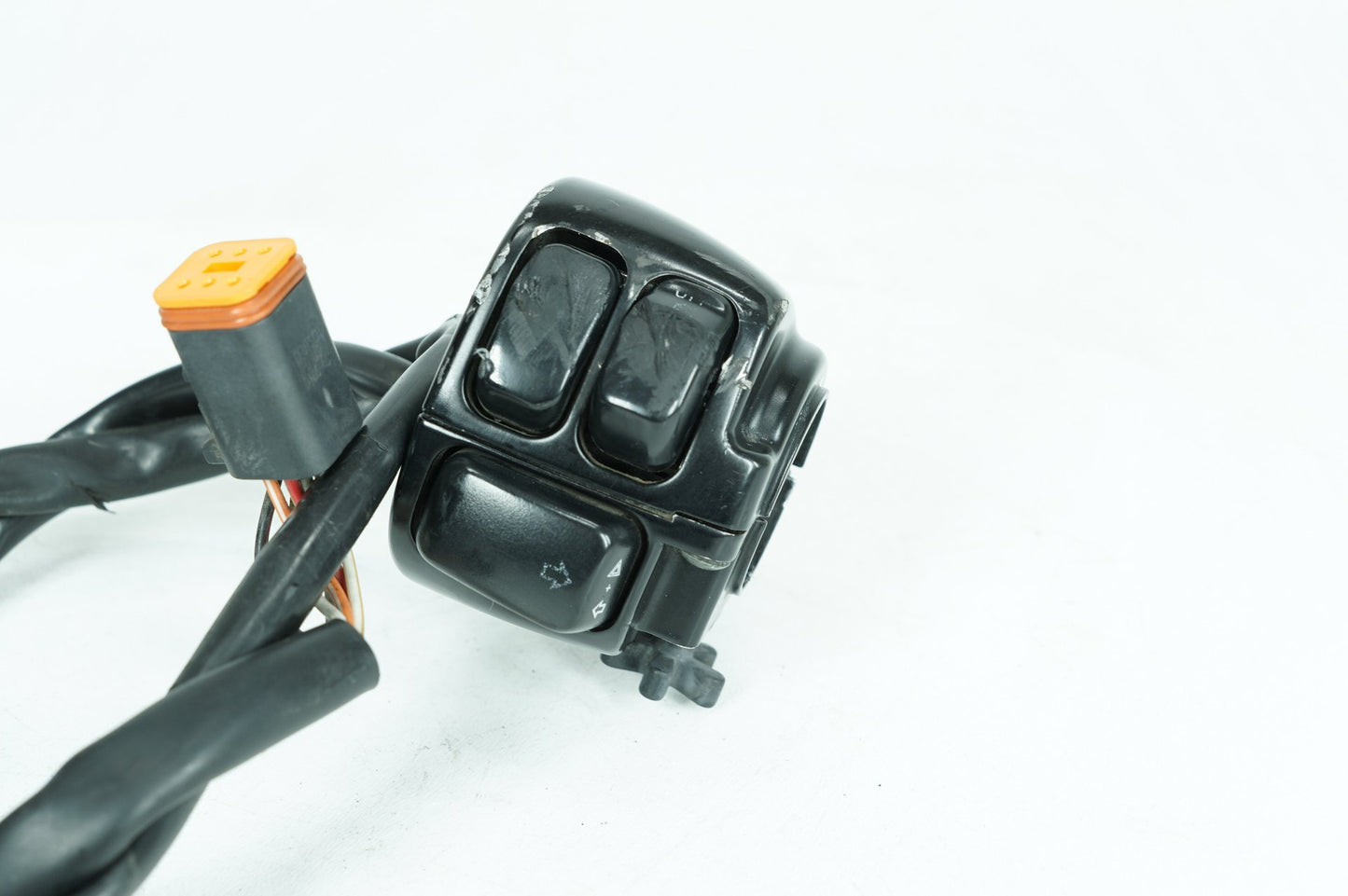 1999 - 2006 Harley-Davidson Softail Fat Boy Right Engine Start Kill Switches Controls  	71684-06A