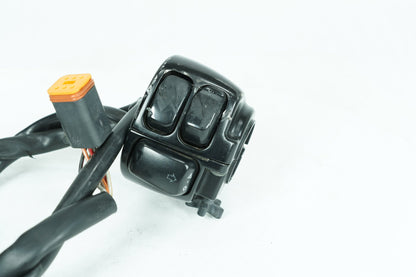 1999 - 2006 Harley-Davidson Softail Fat Boy Right Engine Start Kill Switches Controls  	71684-06A