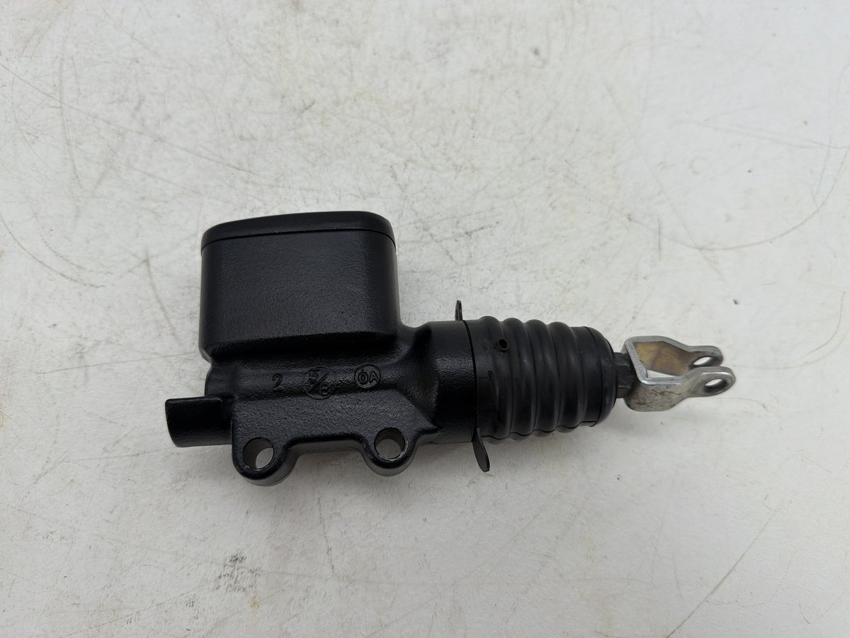 2020 Harley Softail Standard FXST OEM Rear Brake Master Cylinder Reservoir