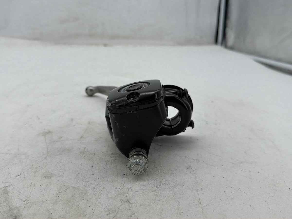 2004 Harley Heritage Softail Classic FLSTCI OEM Front Right Brake Lever Master Cylinder
