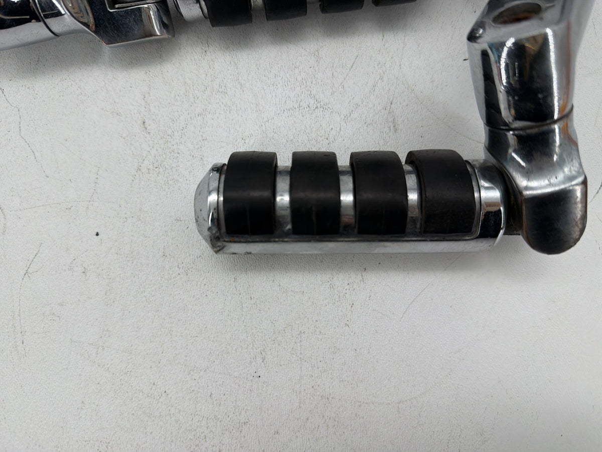 2011 Harley Electra Glide Touring Ultra OEM Front Right Left Highway Foot Pegs