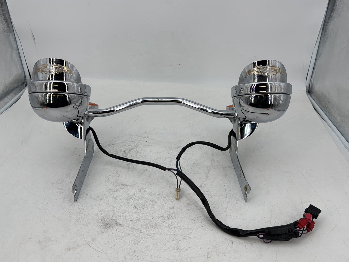 1999 - 2006 Harley-Davidson Touring Electra Glide Classic Front Turn Signal Indicators Aux Light Bar  	68712-94A