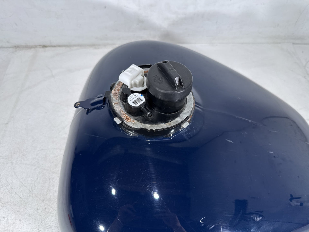 2011 Harley Electra Touring Police OEM Fuel Gas Tank Gasoline Reservoir & Pump