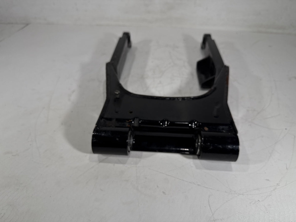 2002 Harley Electra Glide Touring FLHT OEM Rear Fork Swingarm Swing Arm