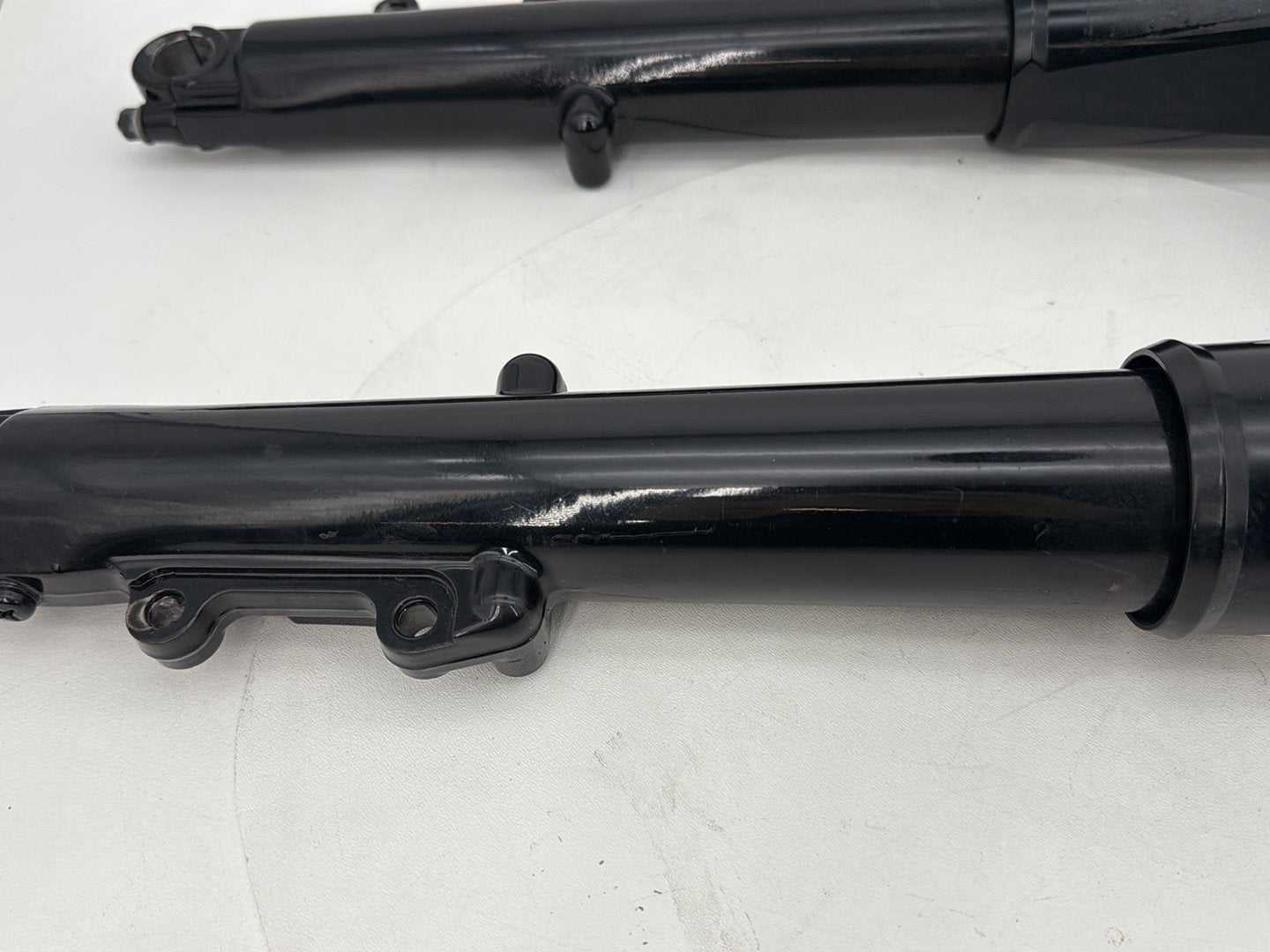 1999 - 2006 Harley-Davidson Touring Electra Glide Front Triple Tree Set & LH RH Fork Legs Sliders 	45446-87A