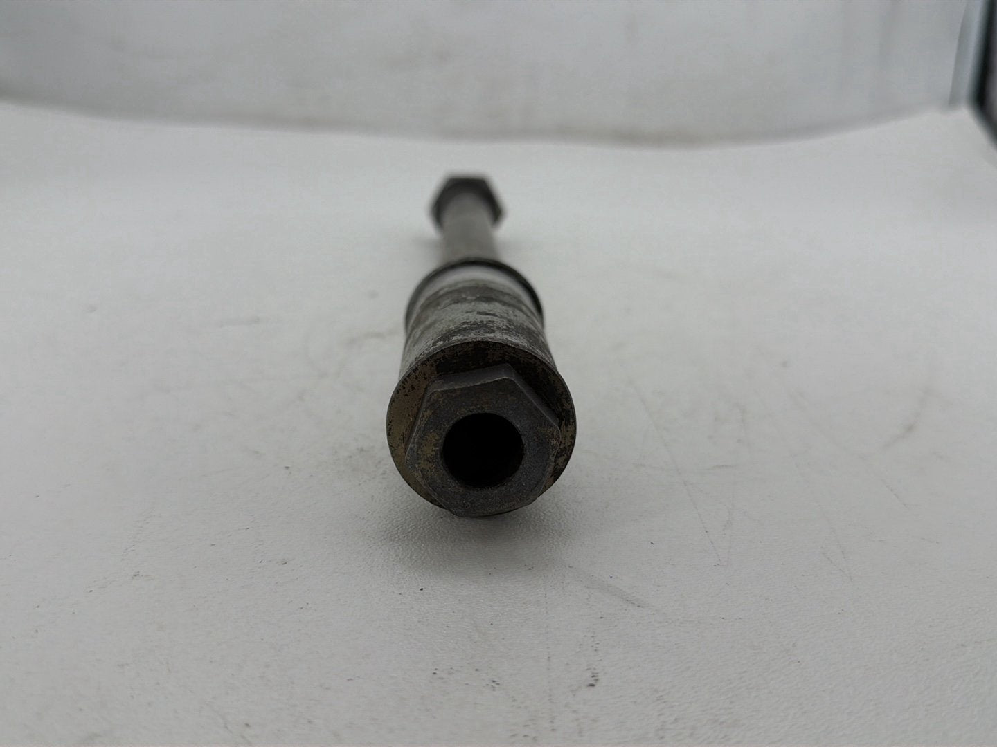 2011 Harley Heritage Softail Classic FLSTC OEM Front Wheel Axle Bolt Shaft