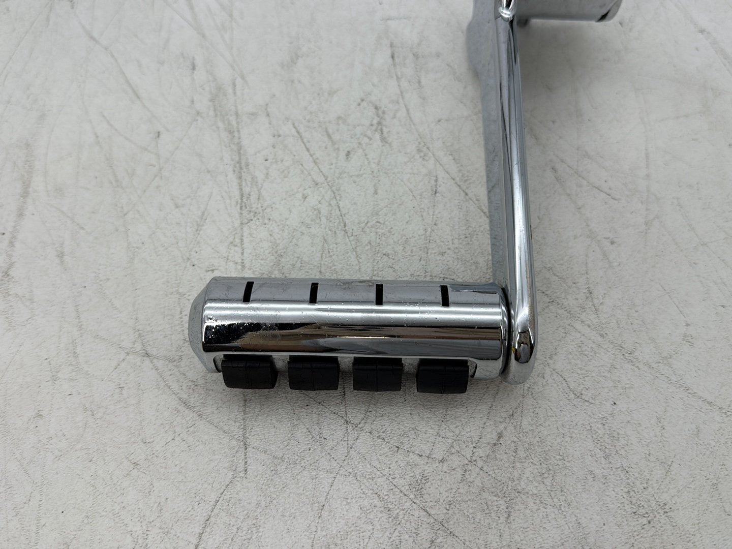 2000 Harley Touring FLHTCUI Electra Glide Ultra OEM Rear Passenger 1 Foot Peg Step Rest