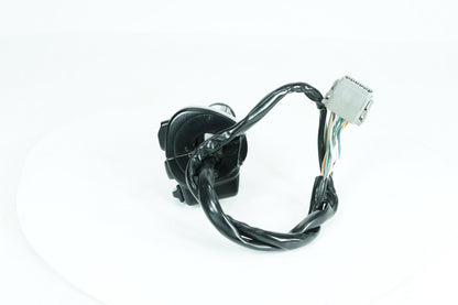 1999 - 2006 Harley-Davidson Touring Electra Glide Classic Left Turn Signal Headlight Switches Controls  	71685-06A