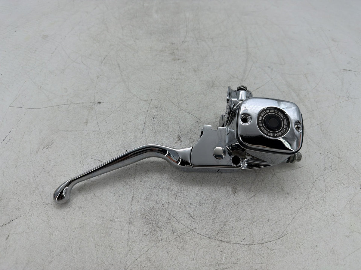 2004 Harley Electra Glide CVO Eagle OEM Front Right Brake Lever Master Cylinder