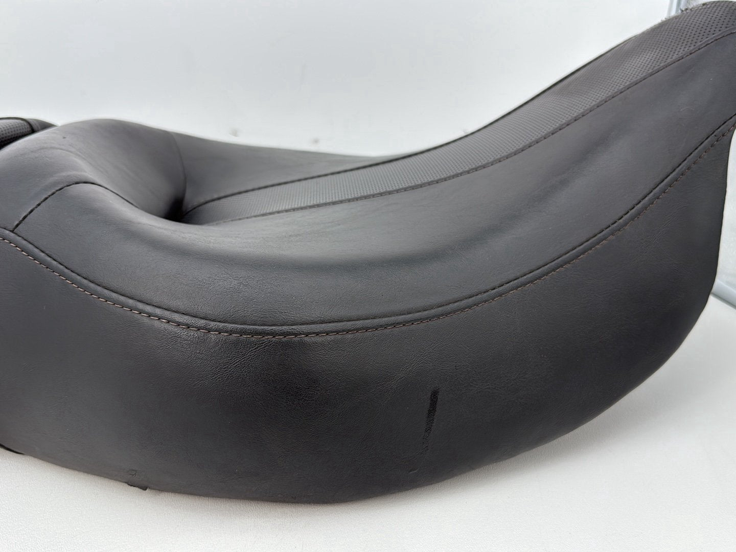 2007 - 2011 Harley-Davidson Touring Street Glide Passenger Rider Driver Seat Saddle 	52320-09