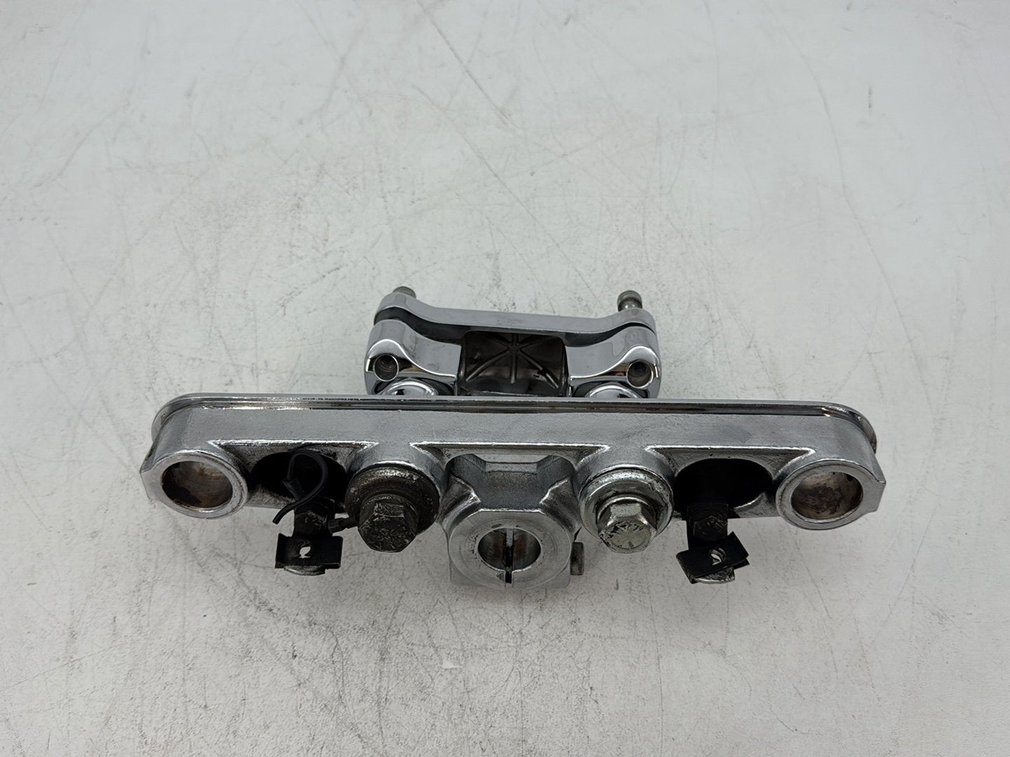 1997 Harley Softail Fat Boy FLSTF OEM Front Handlebar Riser Top Clamp Chrome