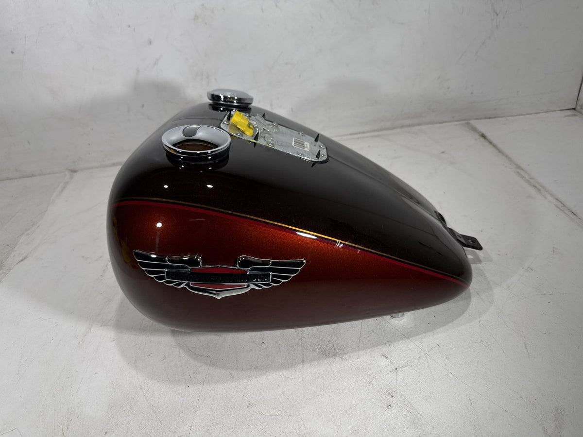 2011 Harley Softail Deluxe OEM Fuel Gas Tank Gasoline Reservoir w/ Pump Sending