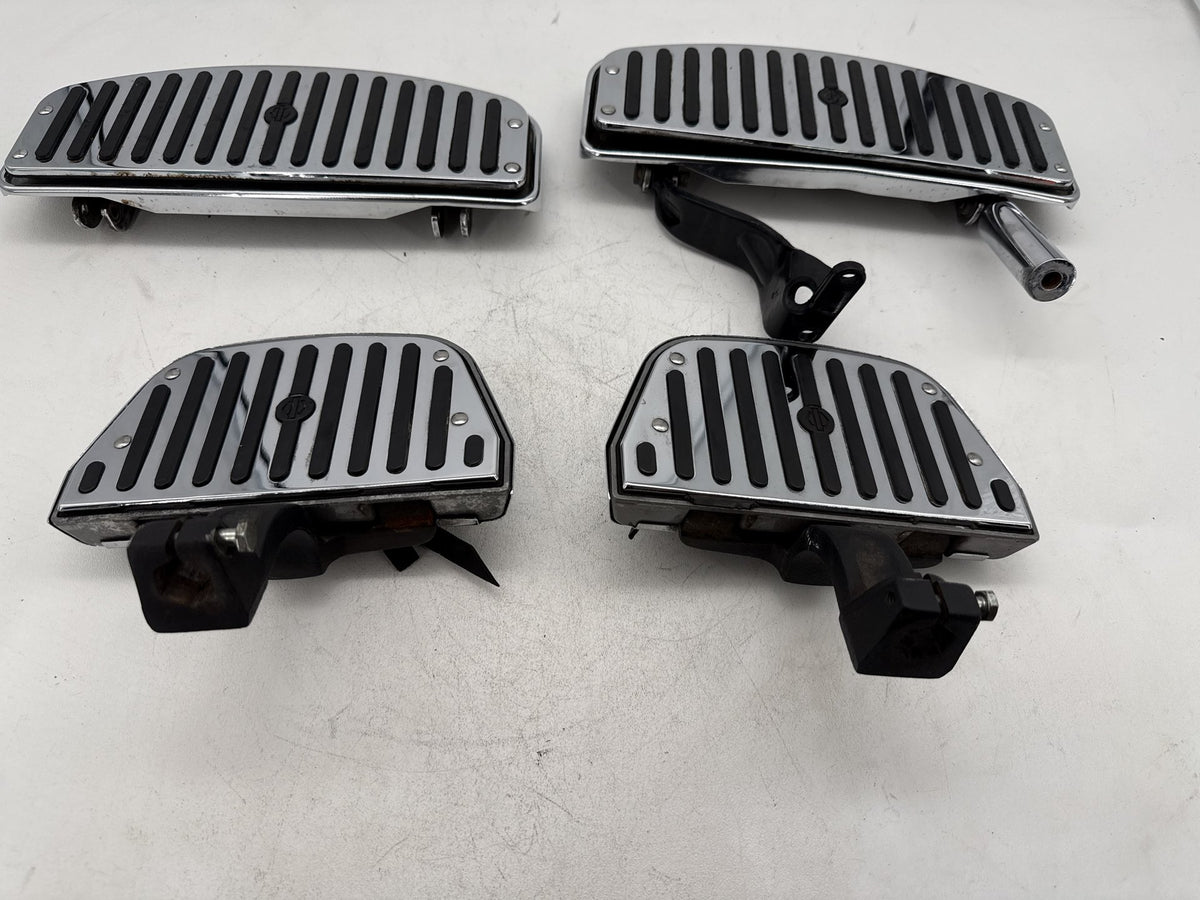 97 Harley Heritage Softail Classic Left Right Driver & Pass Floorboard Foot Rest