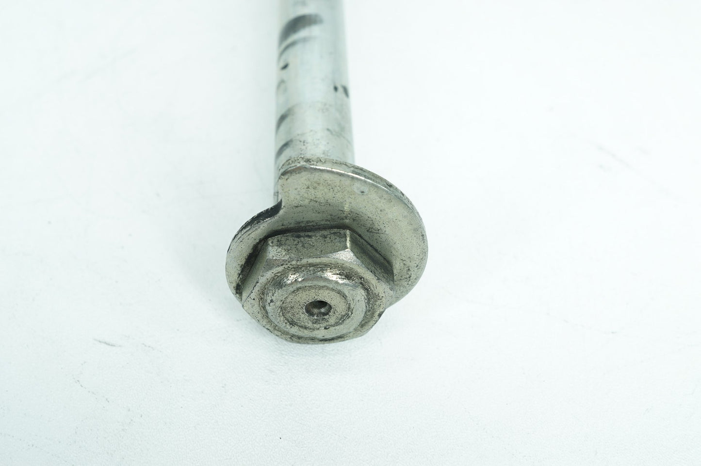2012 - 2016 Harley-Davidson Touring Electra Glide Ultra Rear Wheel Axle Bolt Shaft  41056-09