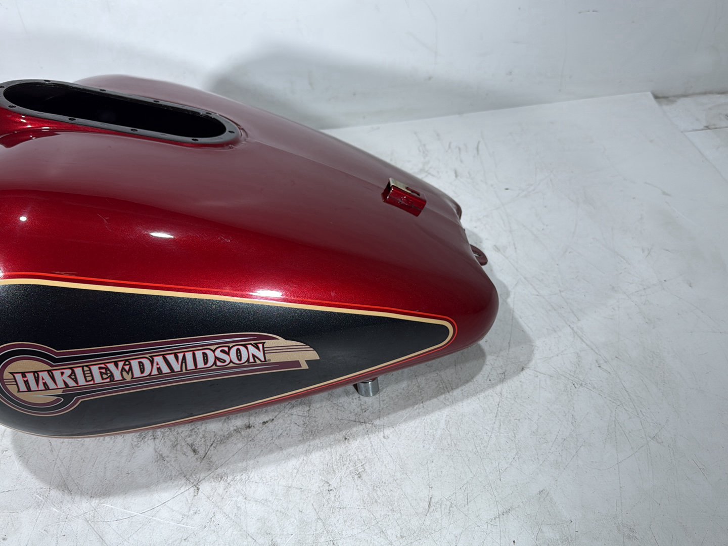 2007 Harley Touring FLHTC Electra Glide Classic OEM Fuel Gas Tank Gasoline Reservoir
