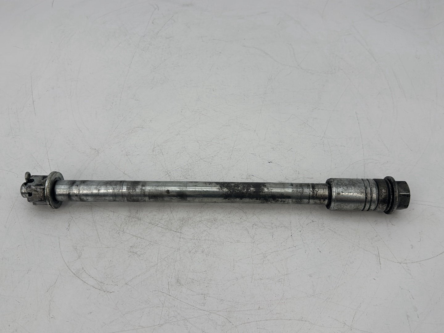 1999 - 2006 Harley-Davidson Touring Electra Glide Classic Rear Wheel Axle Bolt Shaft 41110-89