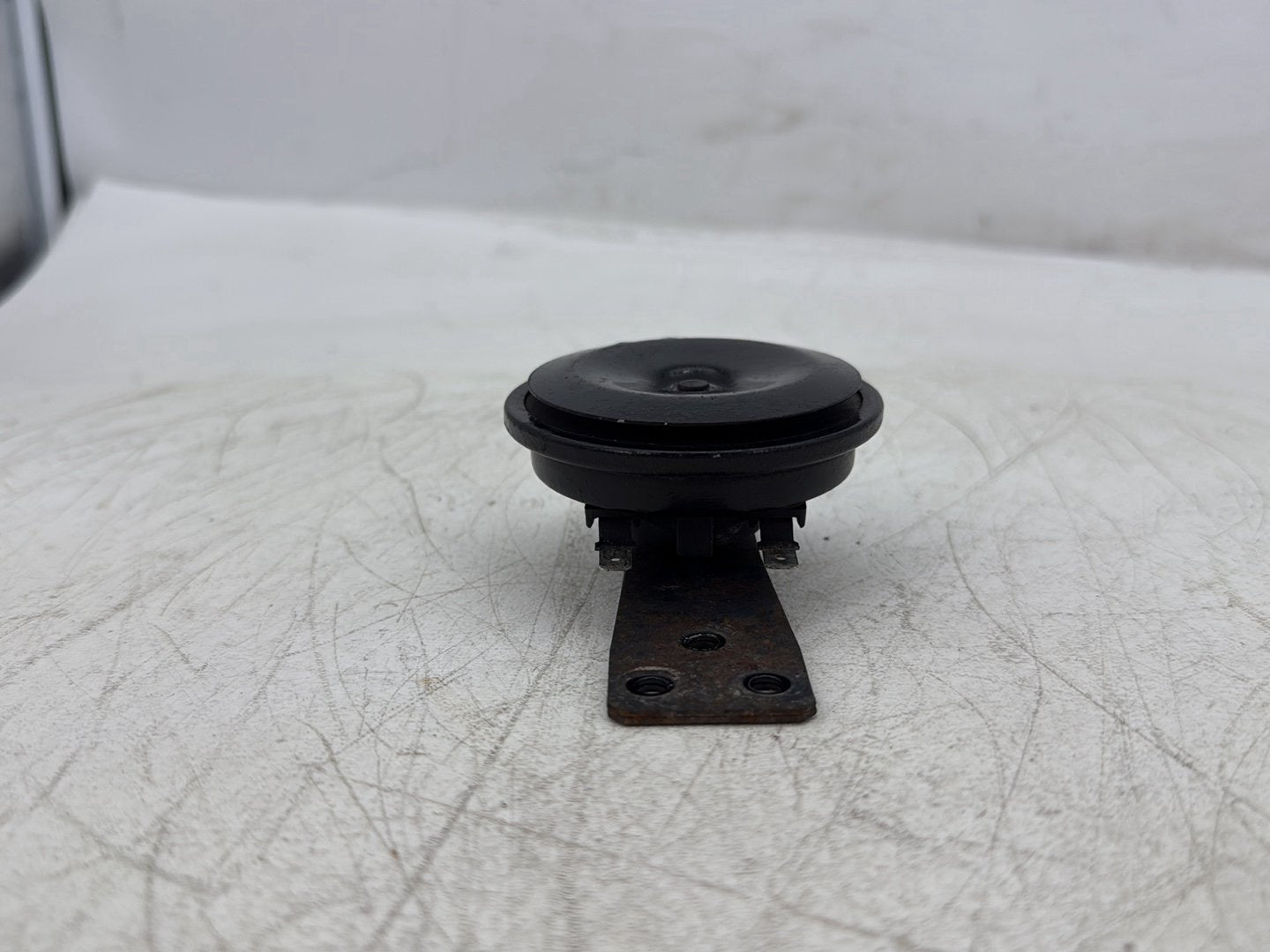 2004 Harley Sportster XL883C 883 Custom OEM Signal Horn Klaxon Beep