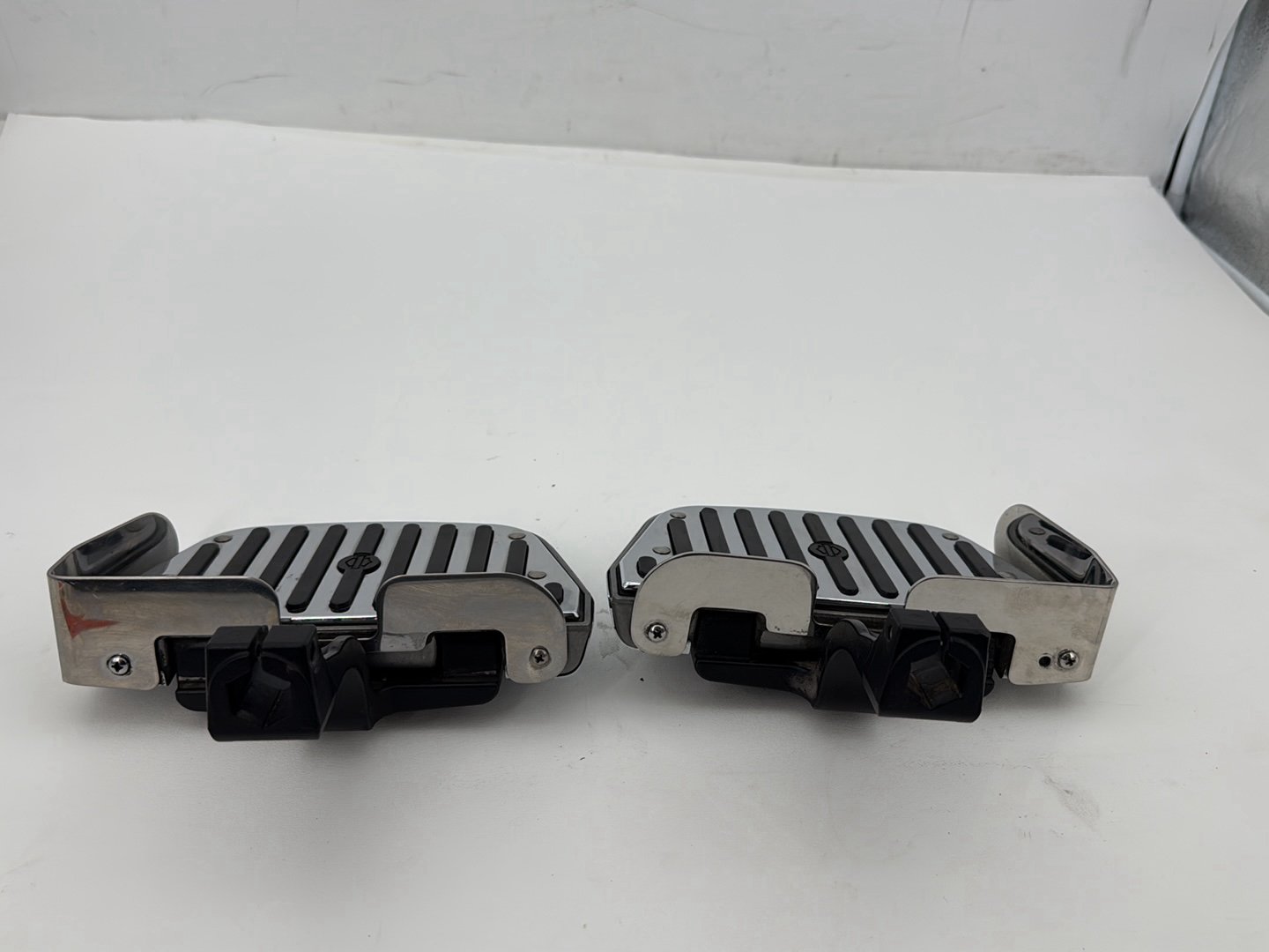 2007 Harley Softail Heritage Classic FLSTC OEM Left & Right Passenger Floorboard Foot Rest