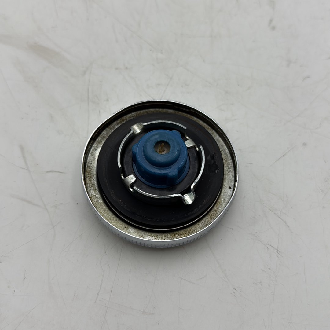 1999 - 2006 Harley-Davidson Dyna Low Rider Fuel Gas Tank Cap Bushing Hub  	61272-92C