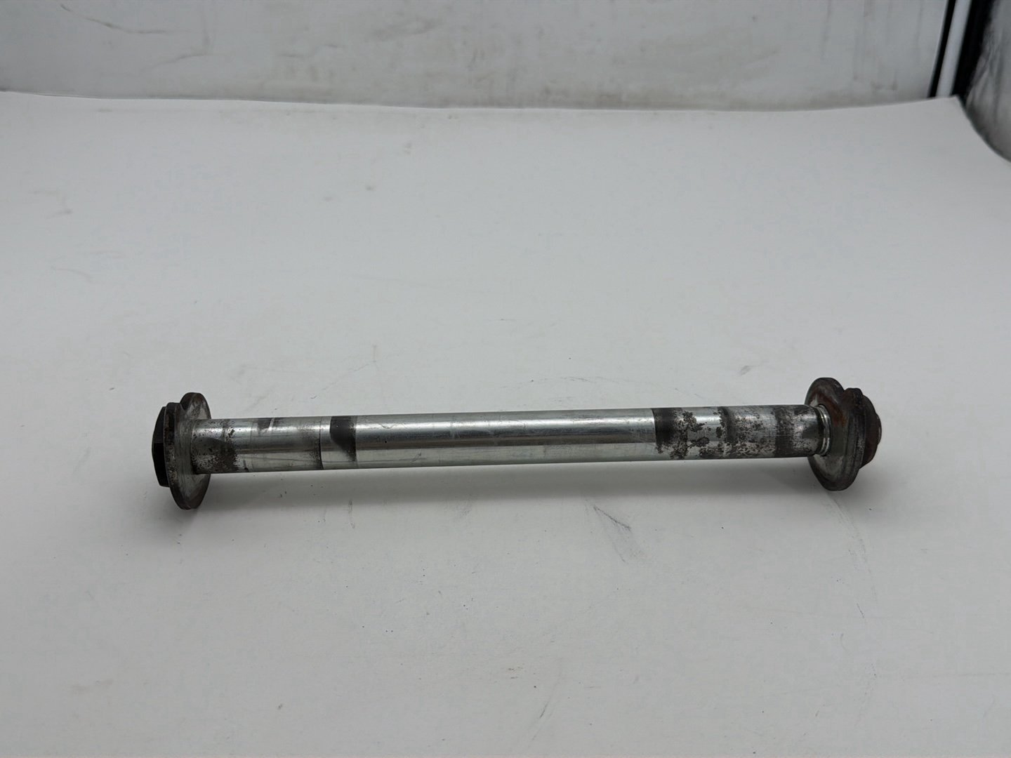 2008 Harley Electra Glide Touring Ultra FLHTCU OEM Rear Wheel Axle Bolt Shaft