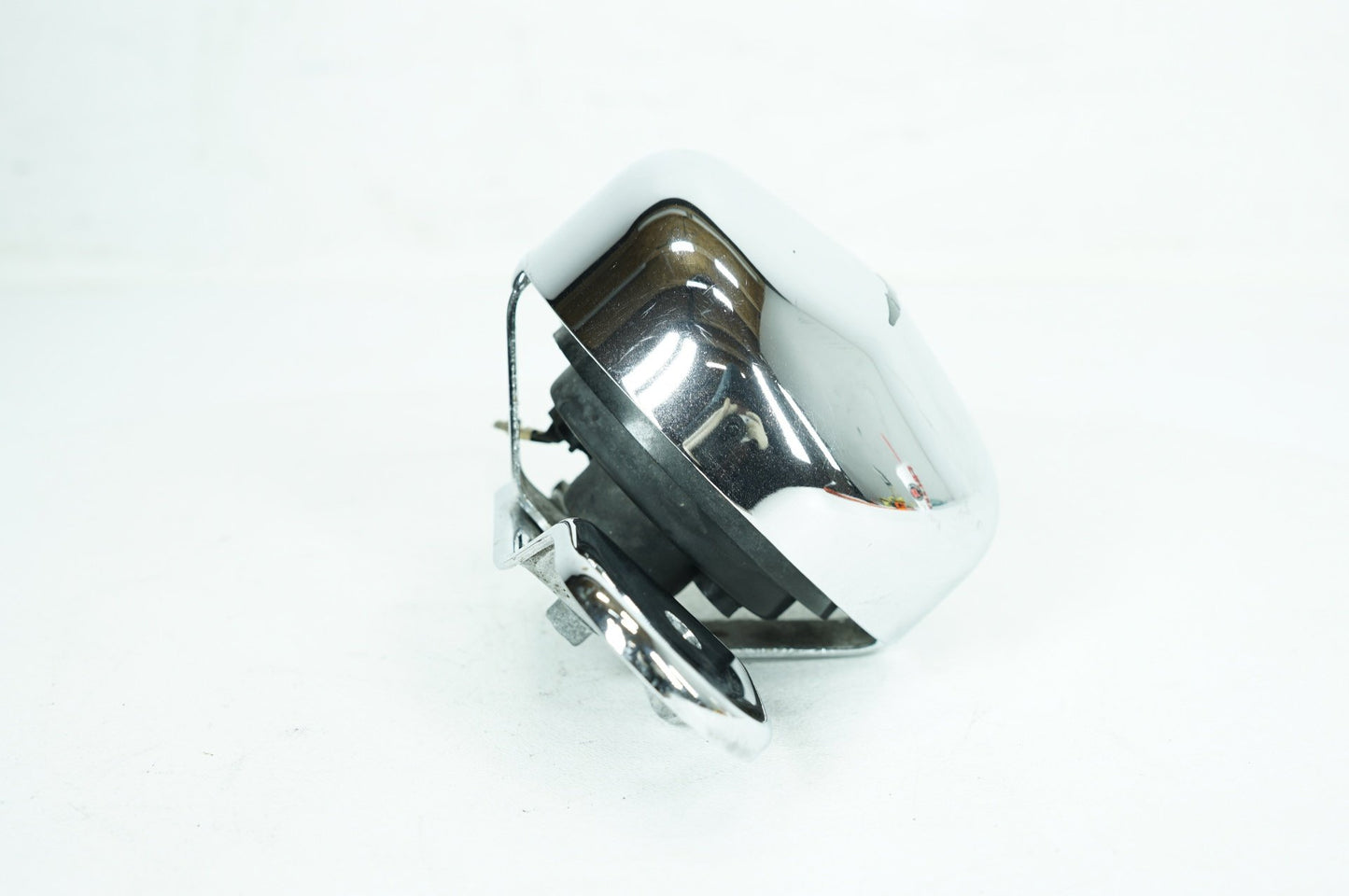 1999 - 2006 Harley-Davidson Touring Road King Horn Signal Klaxon Chrome Cover 69060-90F