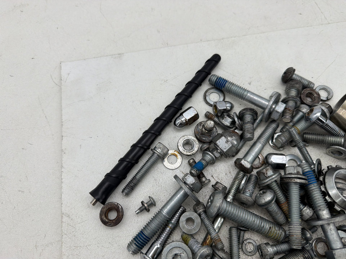 2016 Harley Dyna Fat Bob FXDF 103 OEM Hardware Bolts Nuts & Brackets