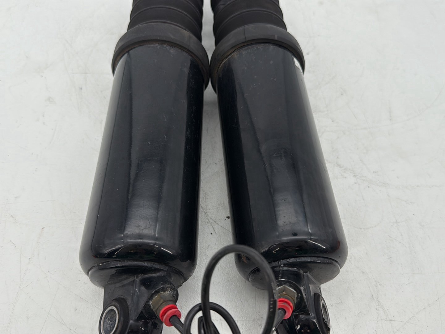 2008 Harley Touring FLHTCU Electra Glide Ultra OEM Rear Left Right Shock Absorbers