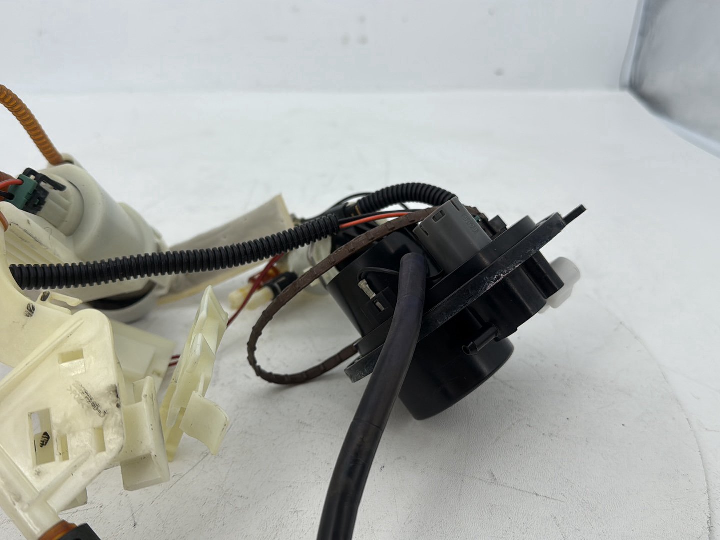 2008 - 2016 Harley-Davidson Touring Electra Glide Ultra Fuel Pump Gas Gasoline Petrol Sending 	62908-08
