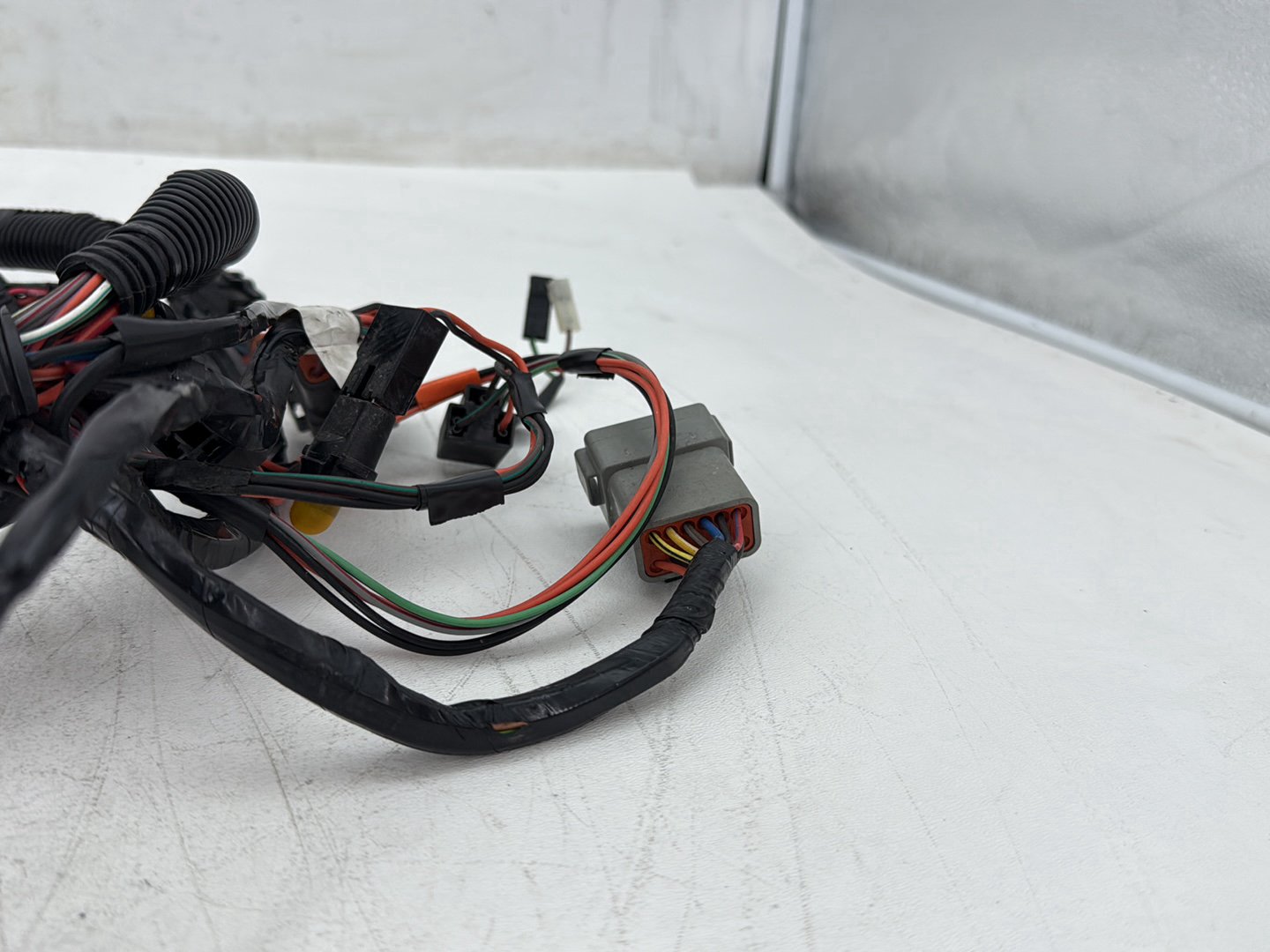2005 Harley Electra Glide Touring Ultra FLHTCUI OEM Front Sub Wiring Harness Loom Interconnect