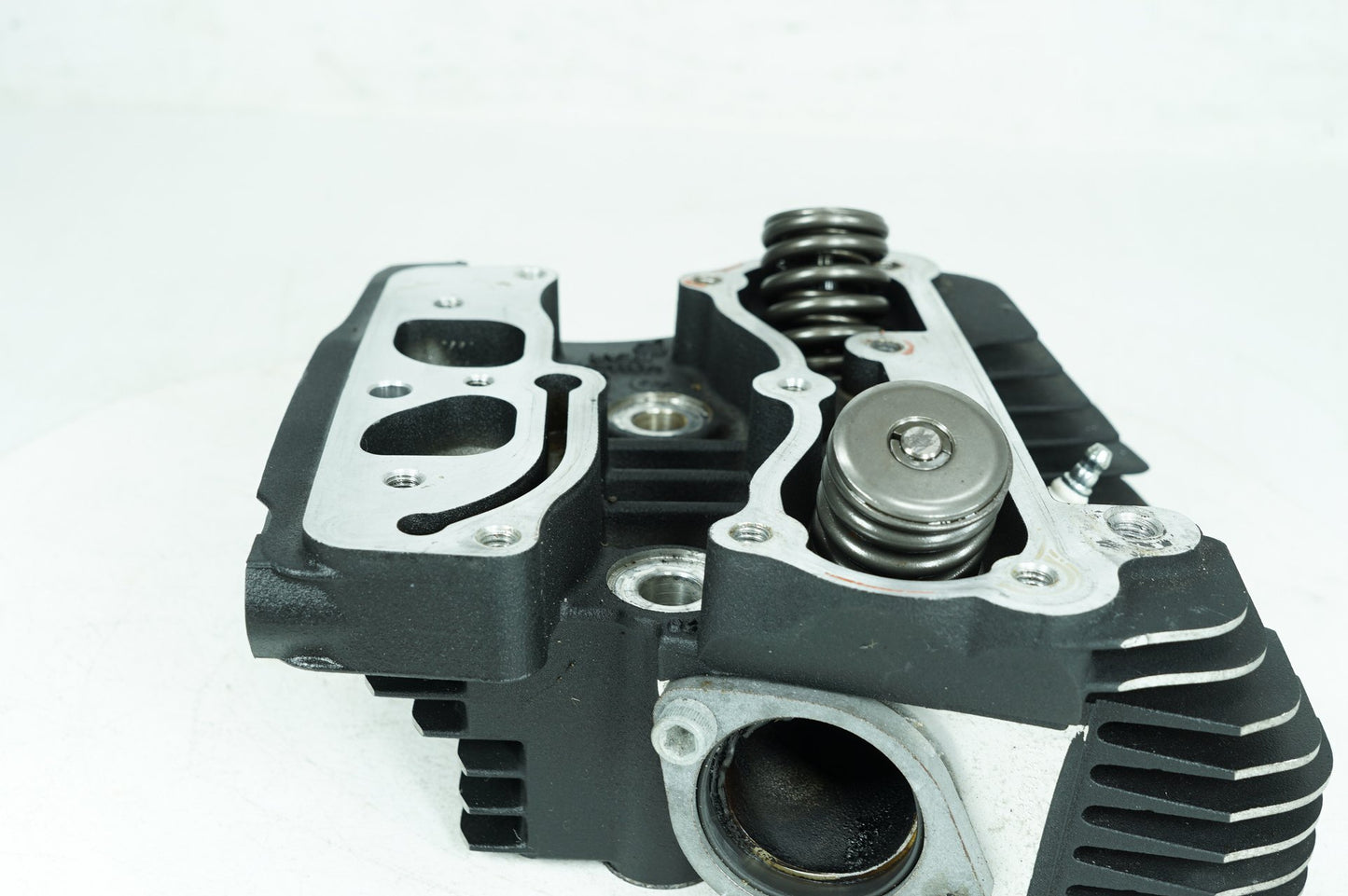 1999 - 2006 Harley-Davidson Softail Heritage Rear Twin Cam Engine Cylinder Head   16724-99
