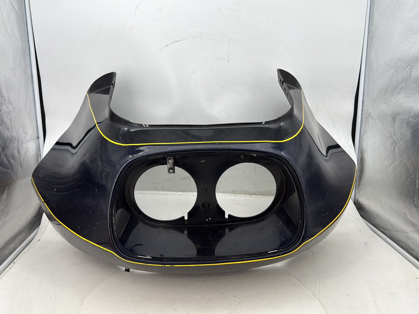 2005 Harley Road Glide Touring FLTRI OEM Front Outer Batwing Fairing Cover