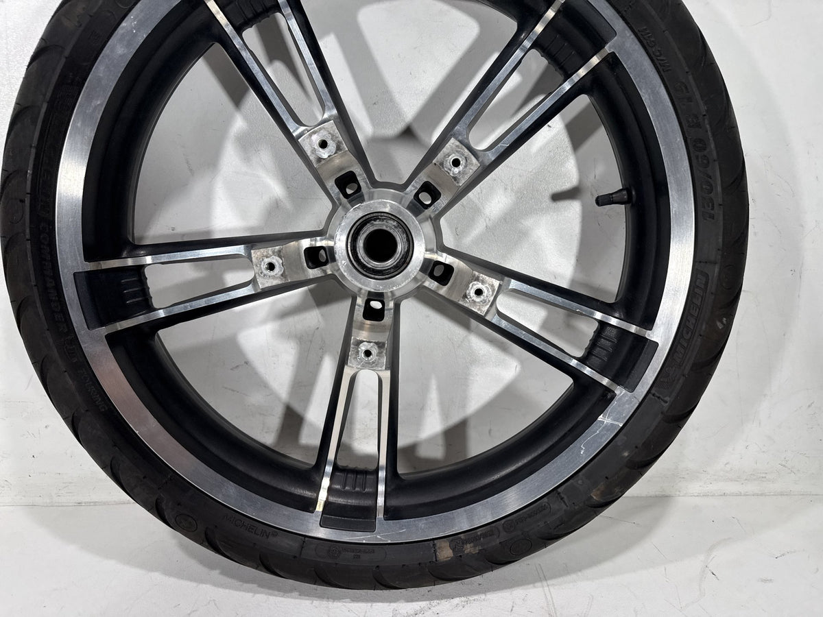 2006 Harley Street Glide Touring FLHX OEM Front Wheel Rim Tire 130/60B19 19"