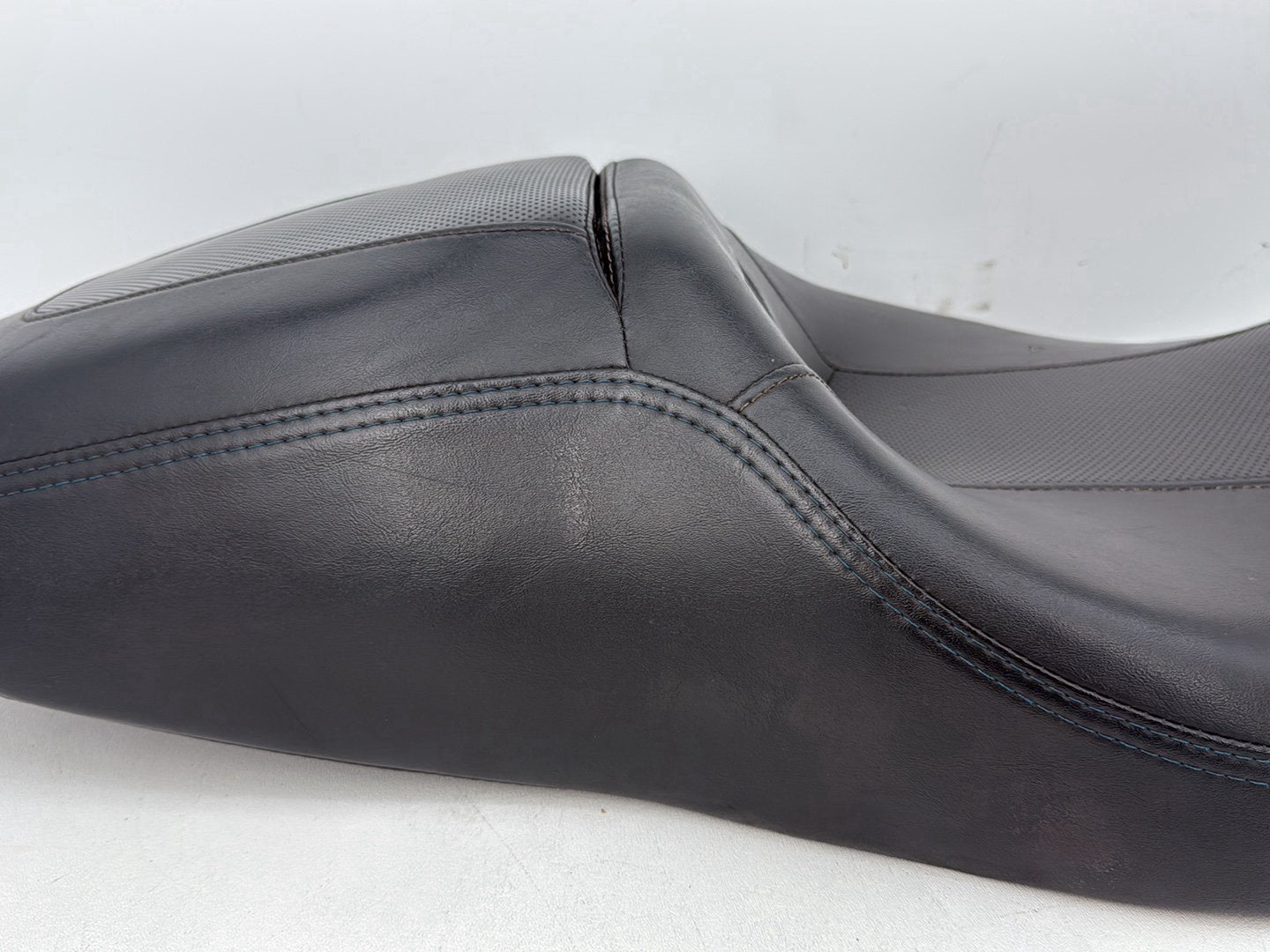 Harley-Davidson Misc  Passenger Rider Driver Seat Saddle HDMC