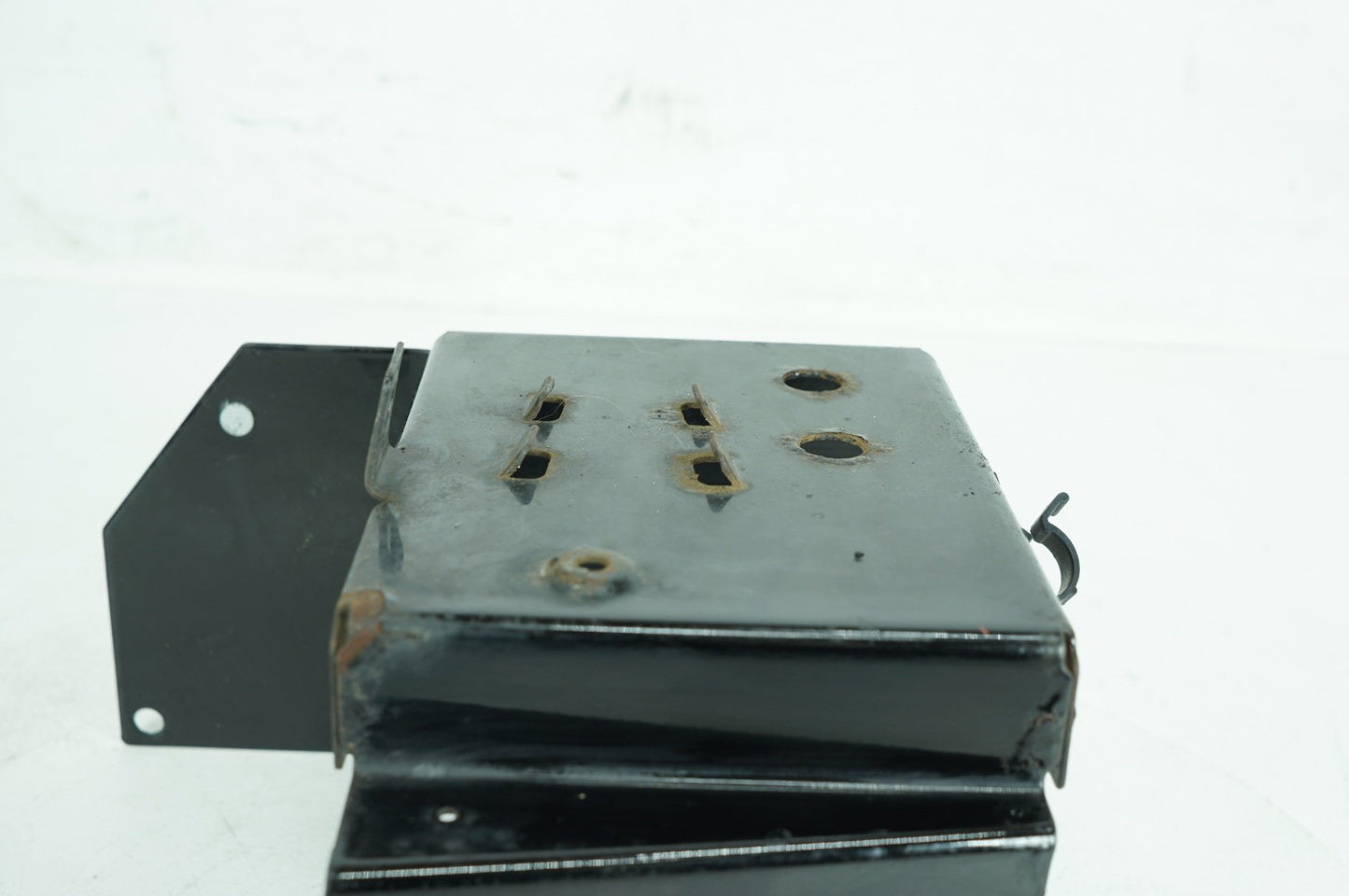 2007 - 2011 Harley-Davidson Touring Road King Classic Battery Tray Bracket Holder Carrier 66281-02A