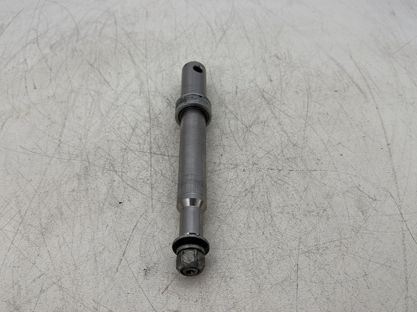 2004 Harley Dyna Super Glide FXDI OEM Front Wheel Axle Bolt Shaft