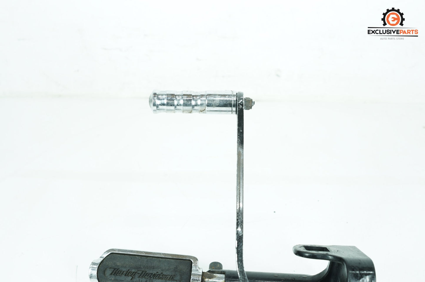 1999 - 2006 Harley-Davidson Softail Deuce Right Driver Foot Controls Peg Rest 42507-00B
