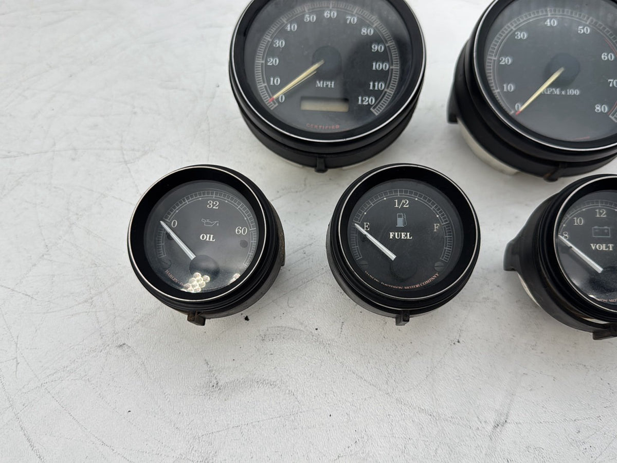 1999 - 2006 Harley-Davidson Touring Electra Glide Classic Air Oil Volt Fuel Tacho Speedo Gauges 60677-94A