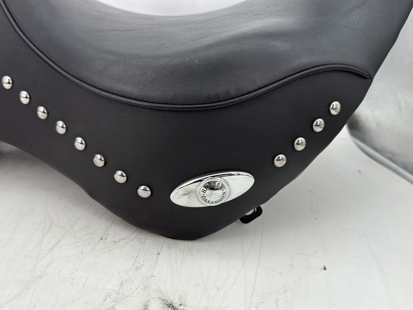 2002 Harley Heritage Softail Classic FLSTC OEM Passenger Rider Driver Seat Saddle