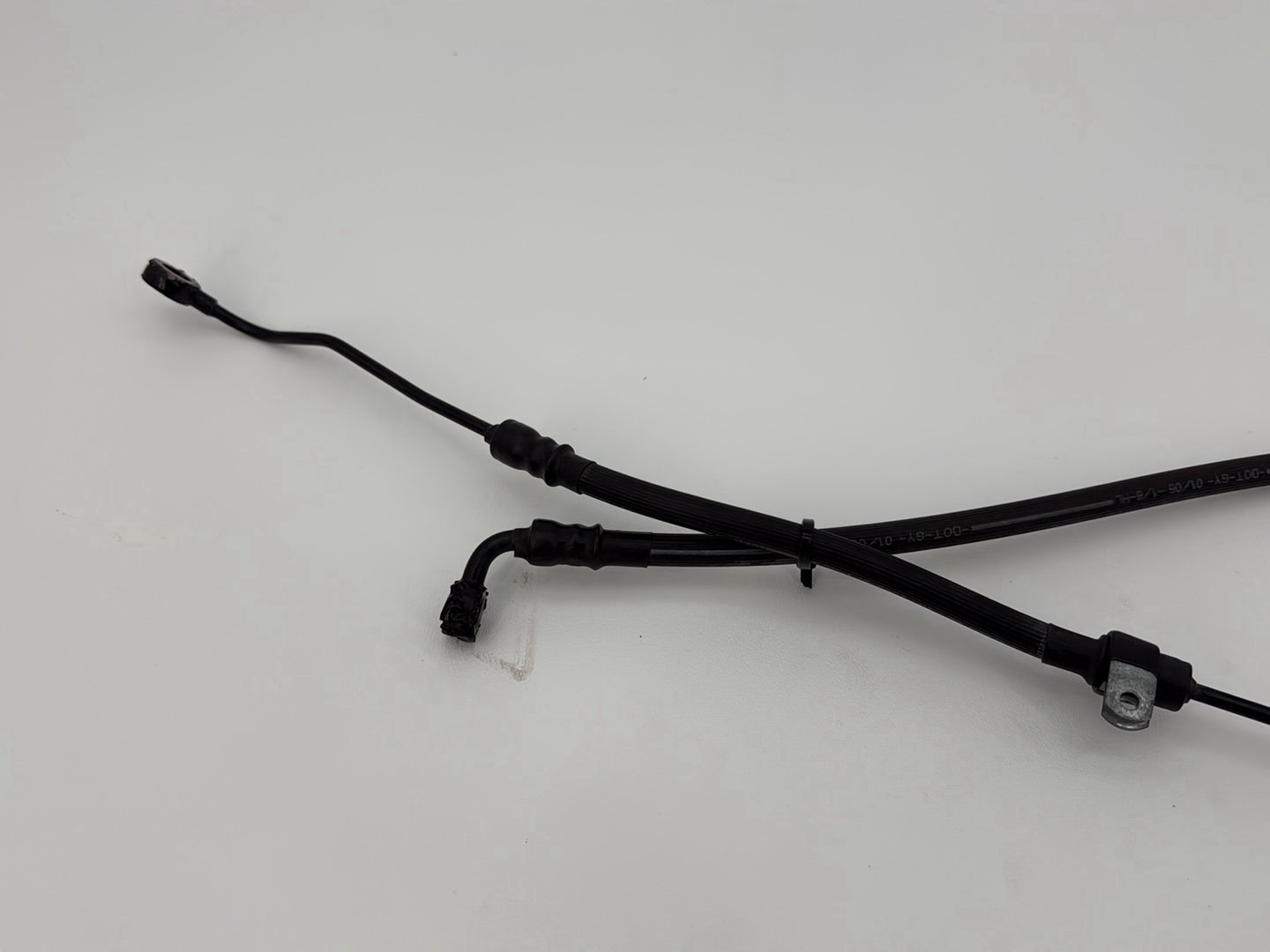 2006 - 2017 Harley-Davidson Dyna Street Bob Front Brake Hose Line Pipe 42728-06