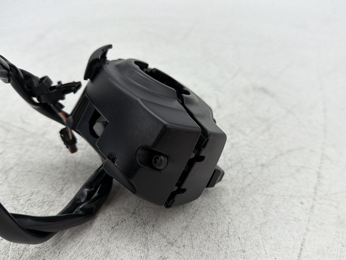 2022 Harley Road King FLHR OEM Left Turn Signal Headlight Switch Control