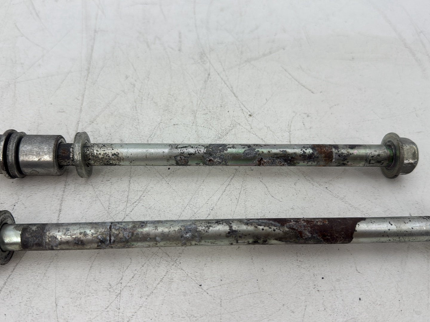 2005 Harley Heritage Softail Classic FLSTCI OEM Engine Mount Pivot Bolt Shaft