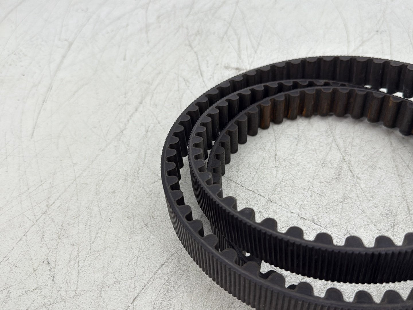 2007 Harley Touring FLHTCUI Electra Glide Ultra OEM Rear Drive Belt 137T 1"