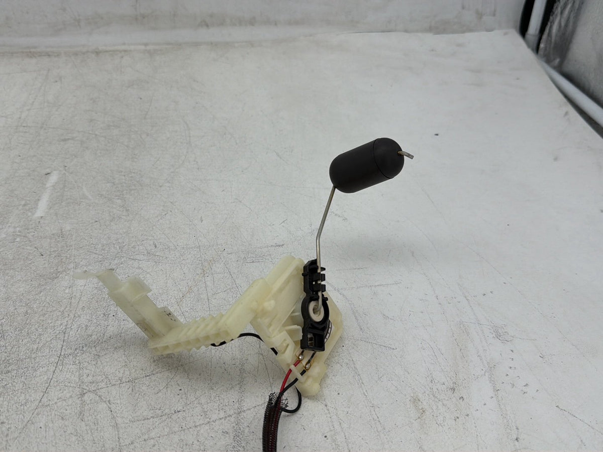 2014 Harley Dyna Switchback FLD OEM Fuel Pump Gas Gasoline Petrol Sending
