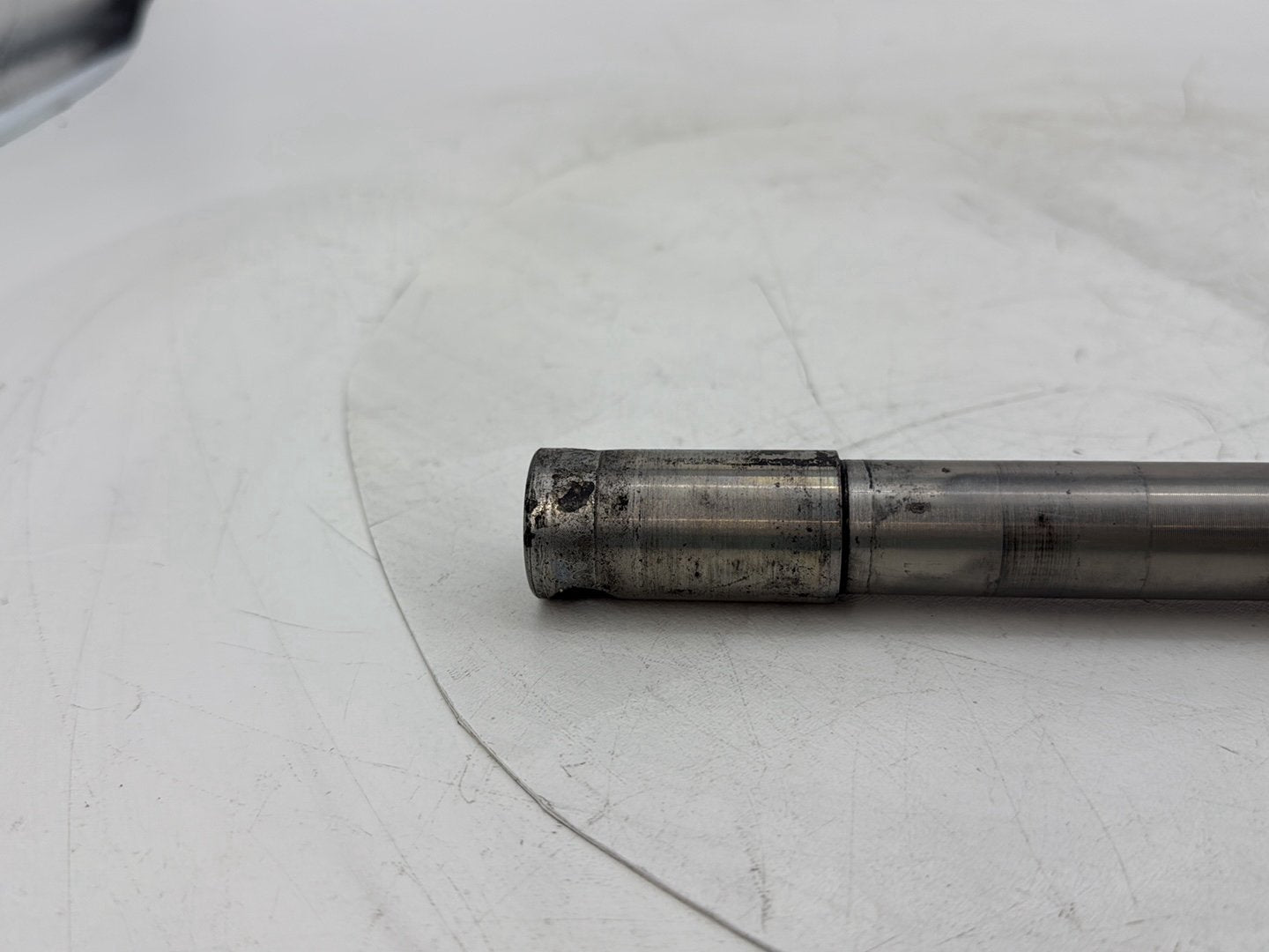2008 Harley Electra Glide Touring Ultra FLHTCUI OEM Front Wheel Axle Bolt Shaft