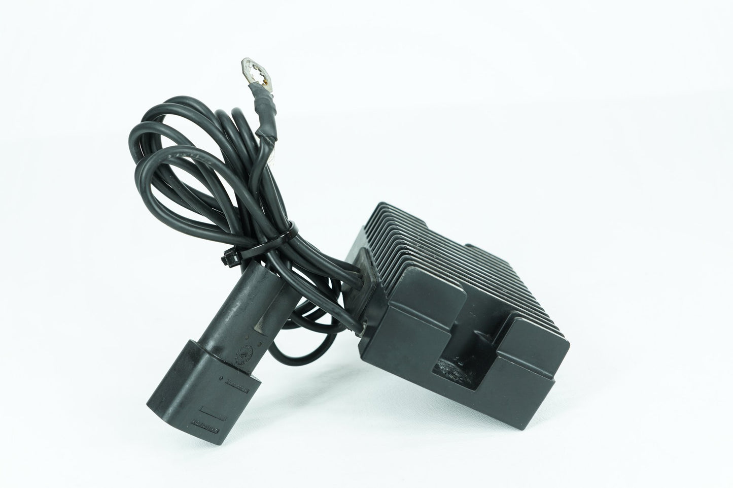 1999 - 2006 Harley-Davidson Dyna Wide Glide Voltage Regulator Rectifier   	74518-99A