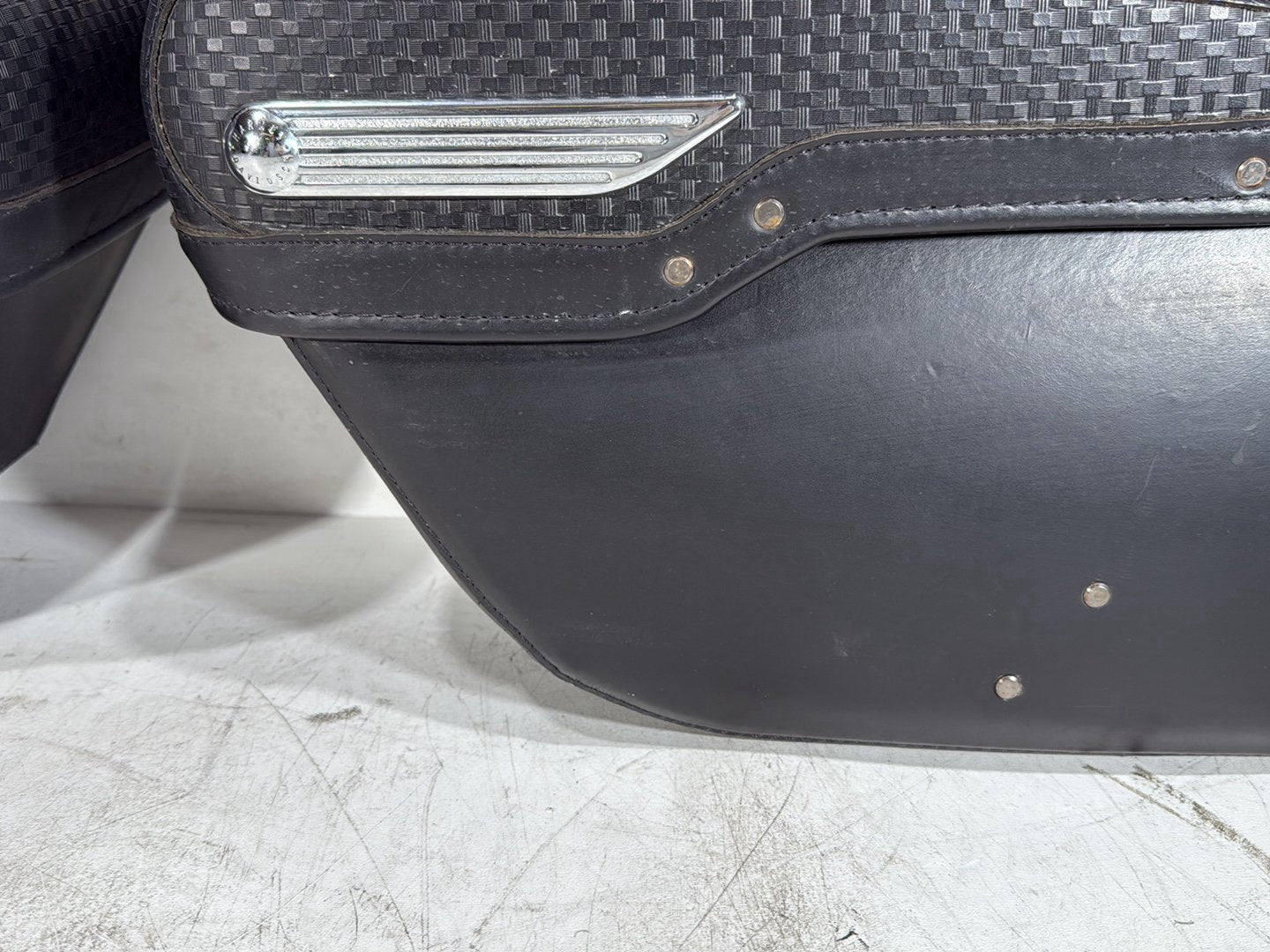 2006 Harley Road King Touring FLHRCI Classic OEM Rear Left Right Saddlebags Luggage Leather