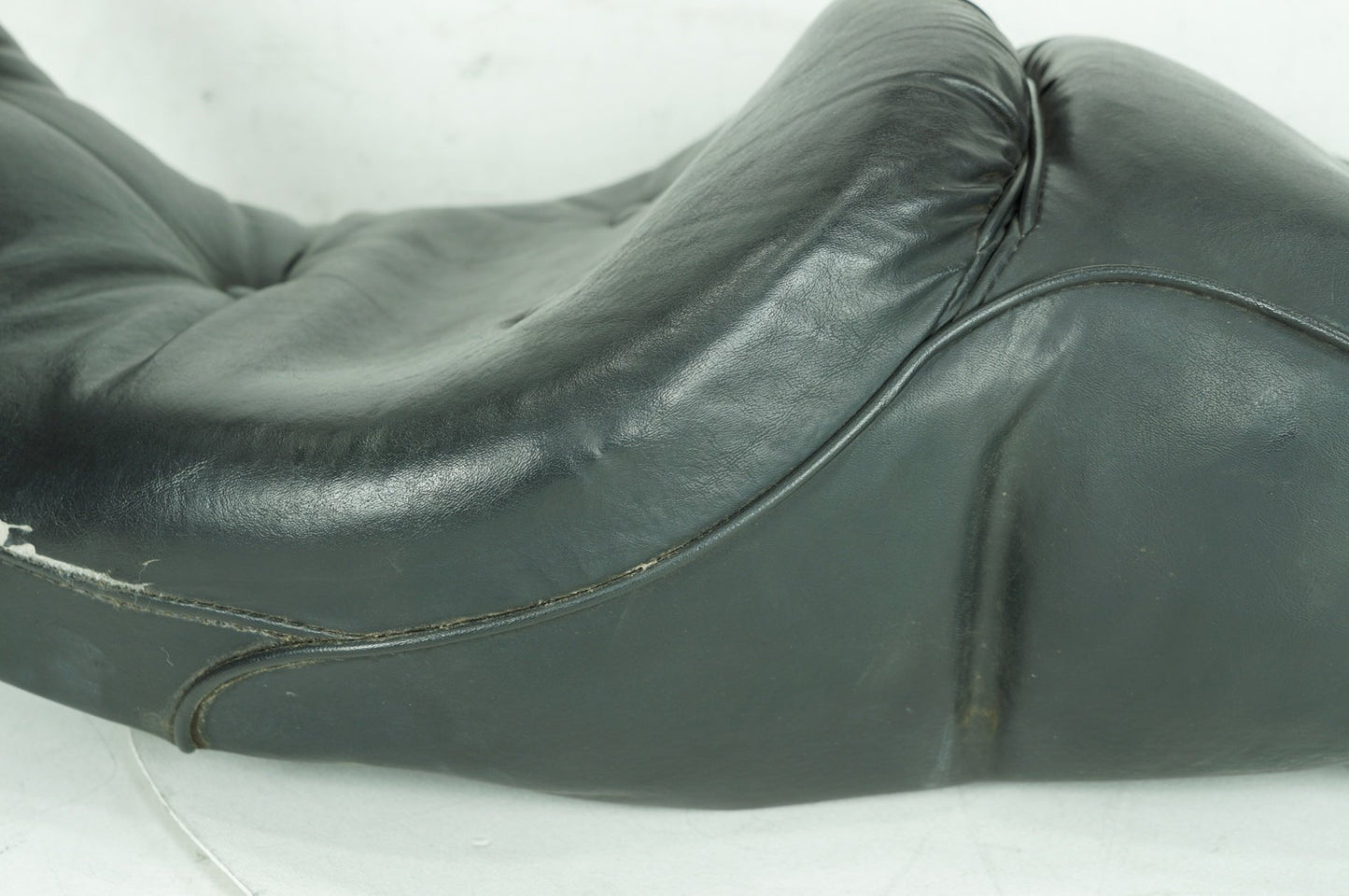 1999 - 2006 Harley-Davidson Touring Road King Classic Passenger Rider Driver Seat Saddle 	51704-05