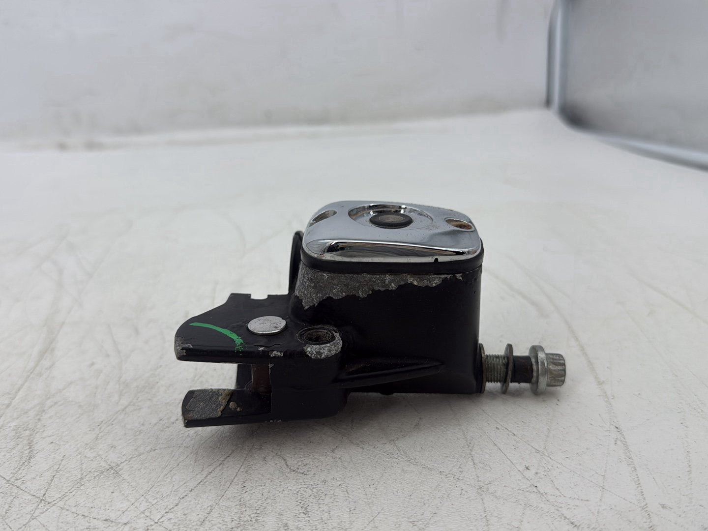 2006 Harley Softail FLSTCI Heritage Classic OEM Front Right Hand Brake Lever Master Cylinder Reservoir