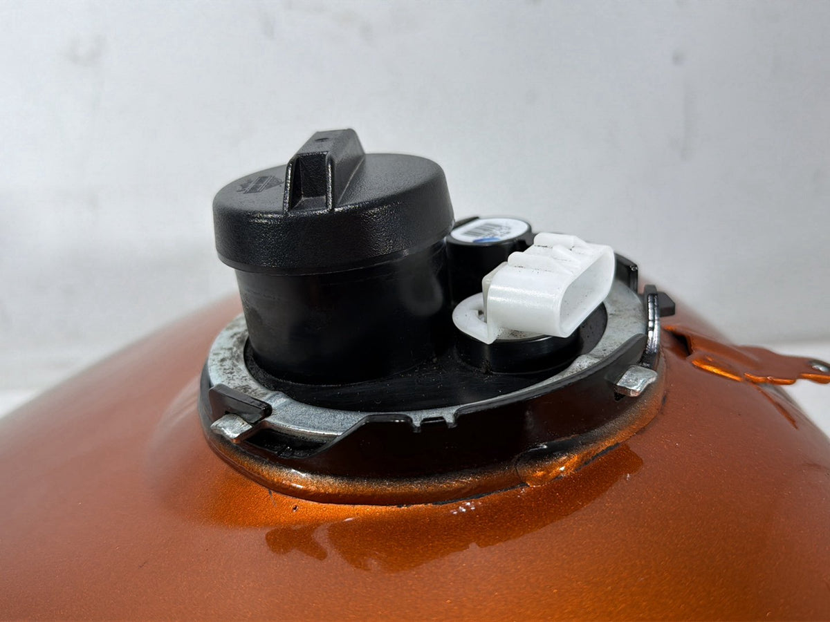 2014 Harley Electra Glide Touring Ultra OEM Fuel Gas Tank Gasoline Reservoir